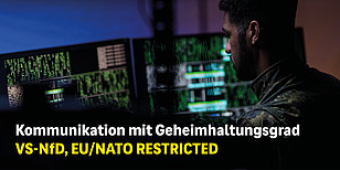 VS-NfD: Bundeswehrsoldat blickt auf Bildschirme