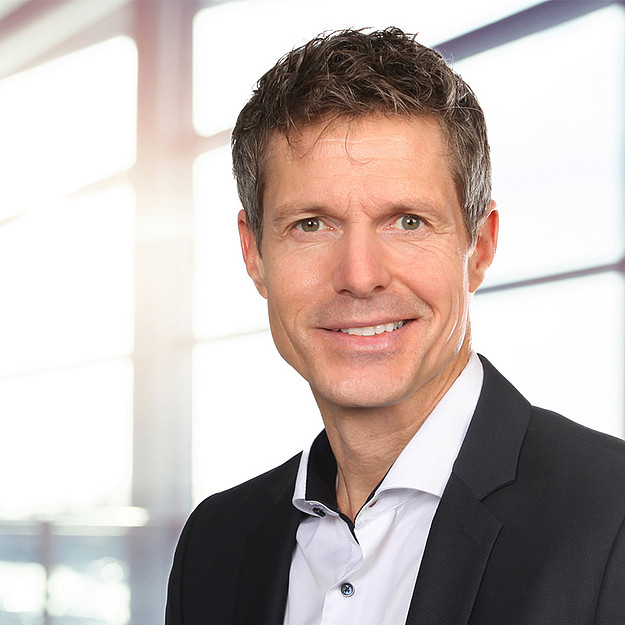 Andre Dalla Valle | Ansprechpartner Government, Bundeswehr